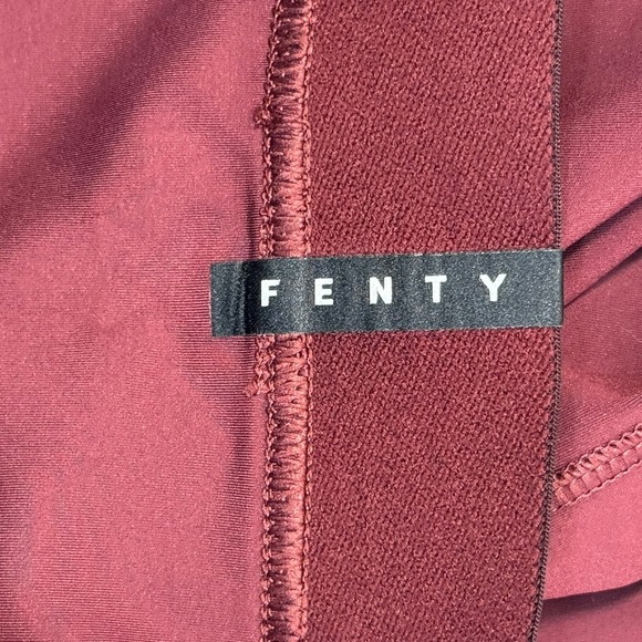 SAVAGE X FENTY Hotline‎ High-Waist Legging - Maroon - Size L - Picture 8 of 8